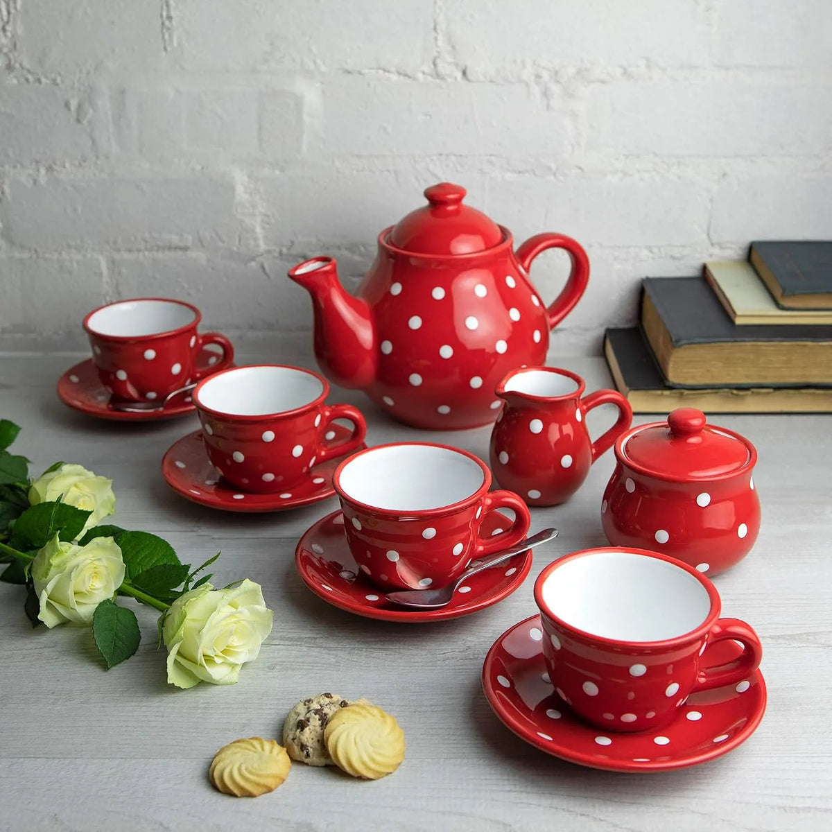 pot à lait, City to Cottage, grande théière 1,7L 4-6 tasses, Service à thé pour quatre, rouge à pois blancs en céramique fait et peint à la main